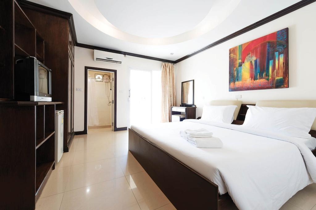 Hostel Safe House *
